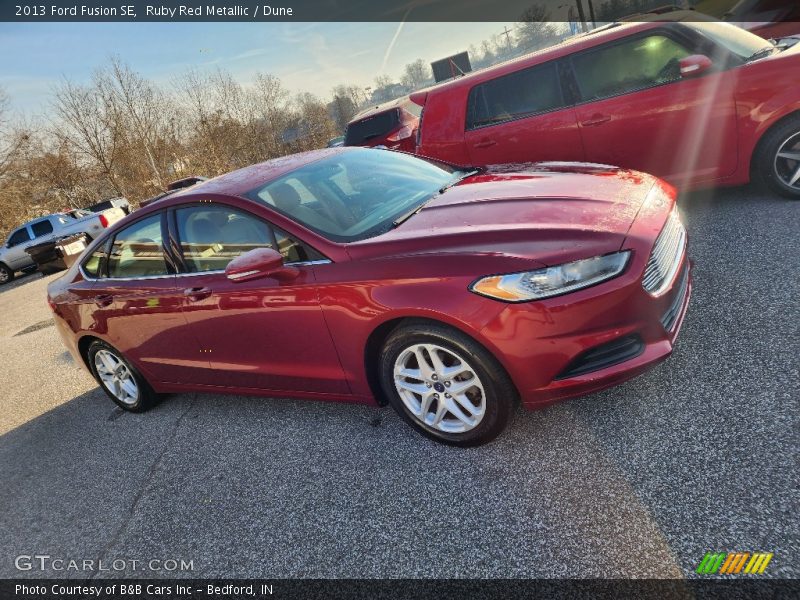 Ruby Red Metallic / Dune 2013 Ford Fusion SE