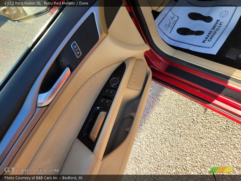 Ruby Red Metallic / Dune 2013 Ford Fusion SE