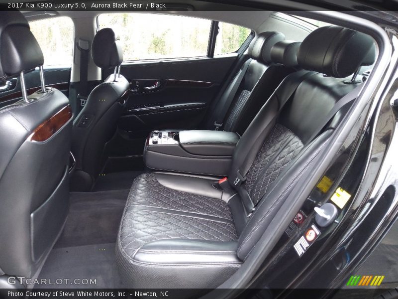 Rear Seat of 2017 K900 Luxury 5.0