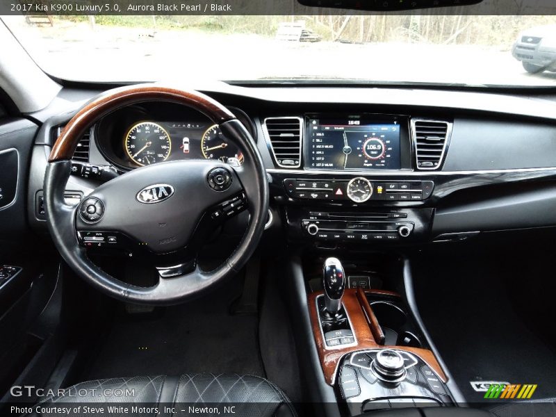 Dashboard of 2017 K900 Luxury 5.0
