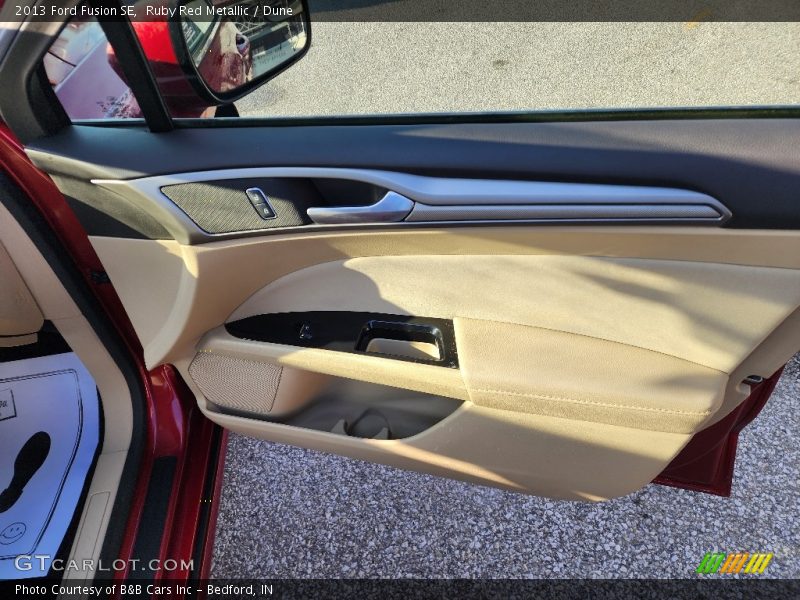 Ruby Red Metallic / Dune 2013 Ford Fusion SE