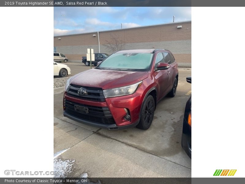 Salsa Red Pearl / Black 2019 Toyota Highlander SE AWD