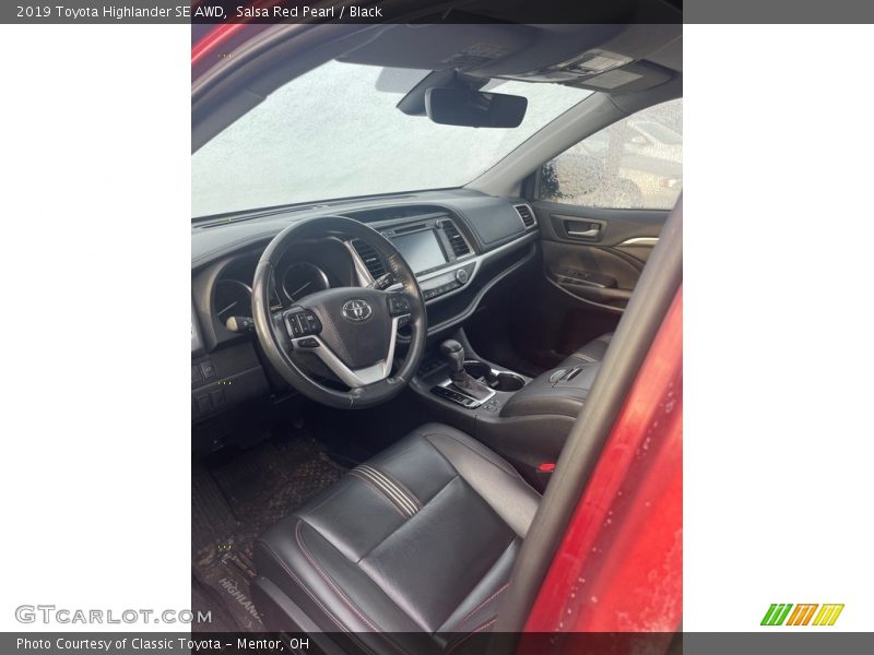 Salsa Red Pearl / Black 2019 Toyota Highlander SE AWD