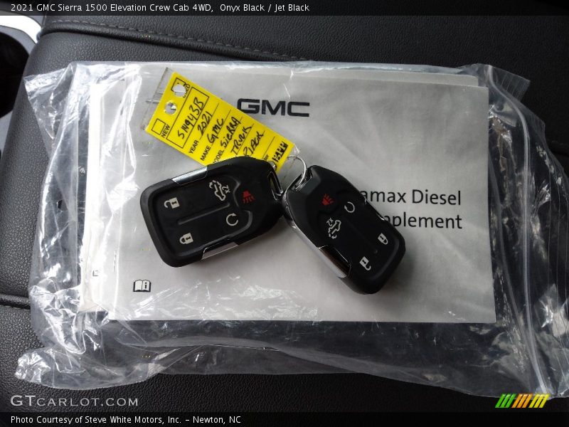 Onyx Black / Jet Black 2021 GMC Sierra 1500 Elevation Crew Cab 4WD