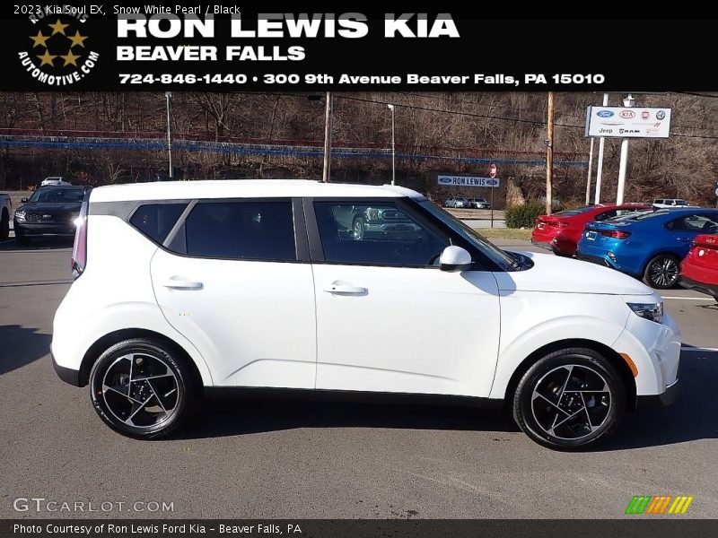 Snow White Pearl / Black 2023 Kia Soul EX