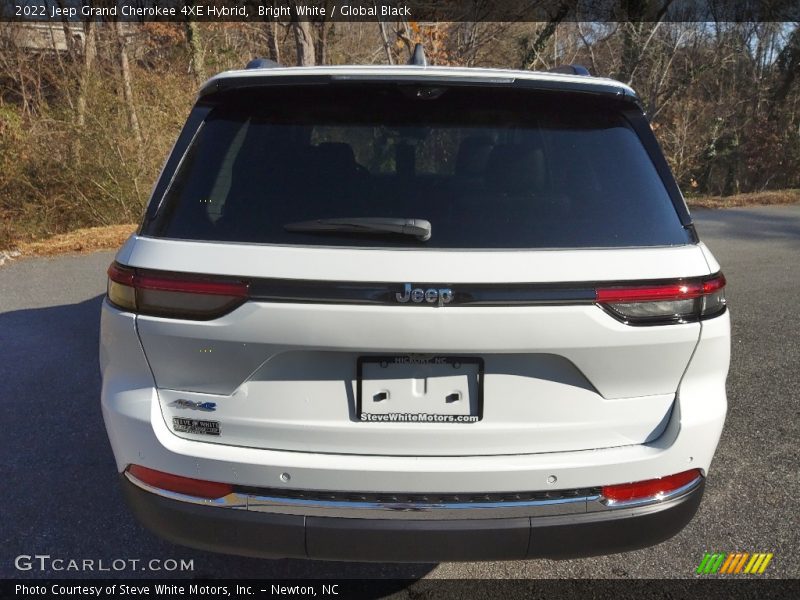 Bright White / Global Black 2022 Jeep Grand Cherokee 4XE Hybrid