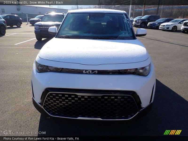 Snow White Pearl / Black 2023 Kia Soul EX