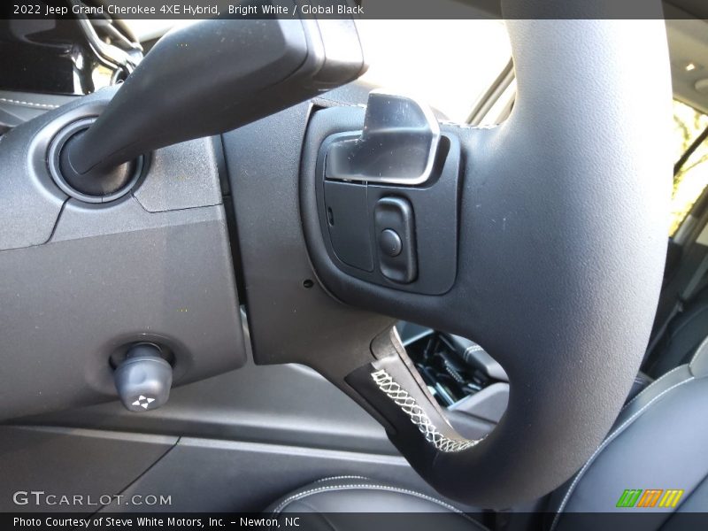 Bright White / Global Black 2022 Jeep Grand Cherokee 4XE Hybrid