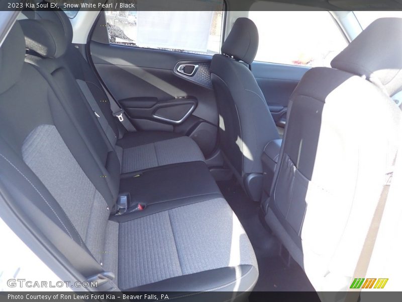 Snow White Pearl / Black 2023 Kia Soul EX