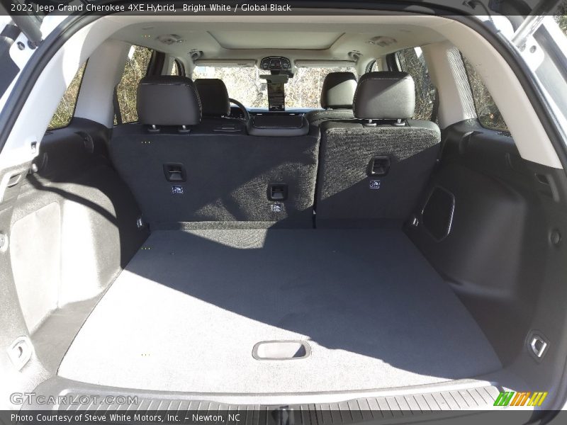 Bright White / Global Black 2022 Jeep Grand Cherokee 4XE Hybrid