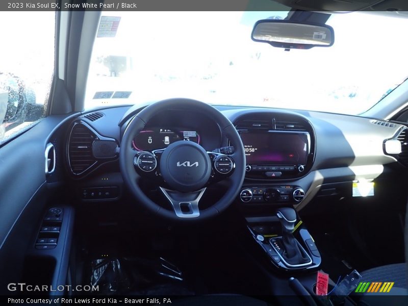 Snow White Pearl / Black 2023 Kia Soul EX