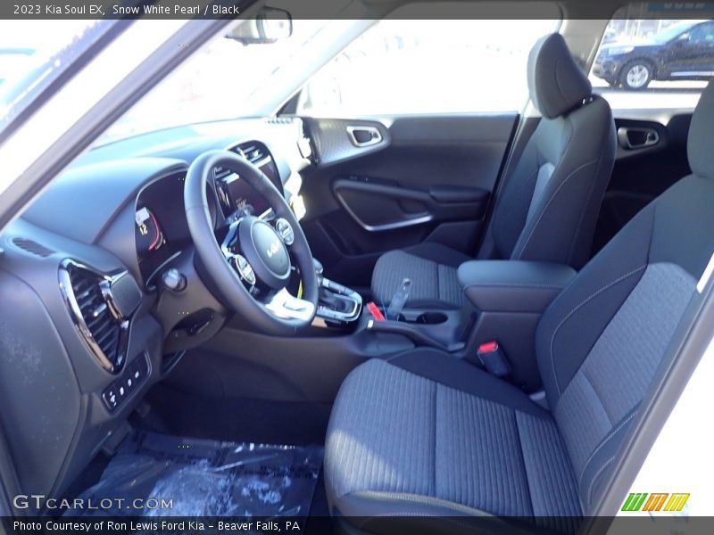 Snow White Pearl / Black 2023 Kia Soul EX