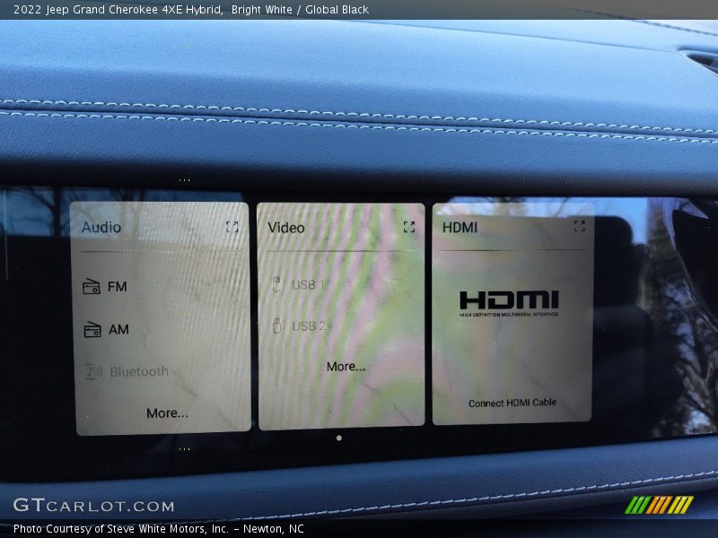 Bright White / Global Black 2022 Jeep Grand Cherokee 4XE Hybrid