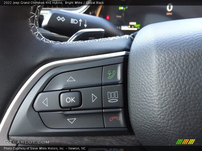 Bright White / Global Black 2022 Jeep Grand Cherokee 4XE Hybrid