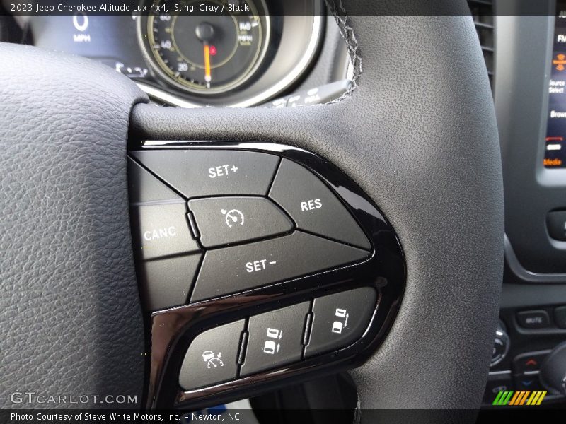  2023 Cherokee Altitude Lux 4x4 Steering Wheel
