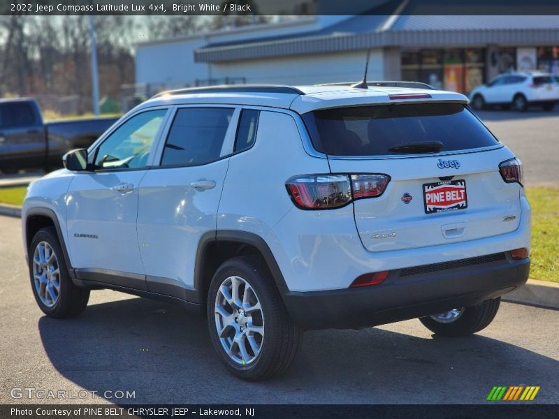 Bright White / Black 2022 Jeep Compass Latitude Lux 4x4