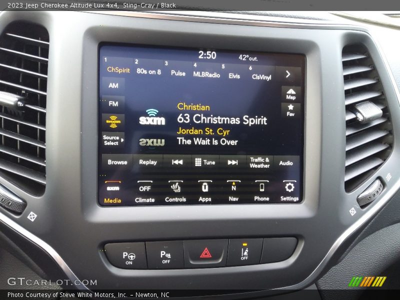 Controls of 2023 Cherokee Altitude Lux 4x4