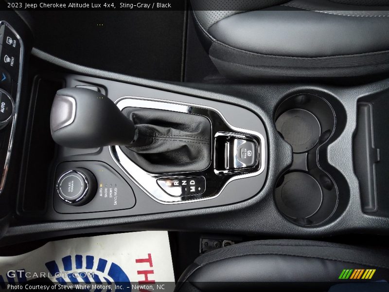  2023 Cherokee Altitude Lux 4x4 9 Speed Automatic Shifter