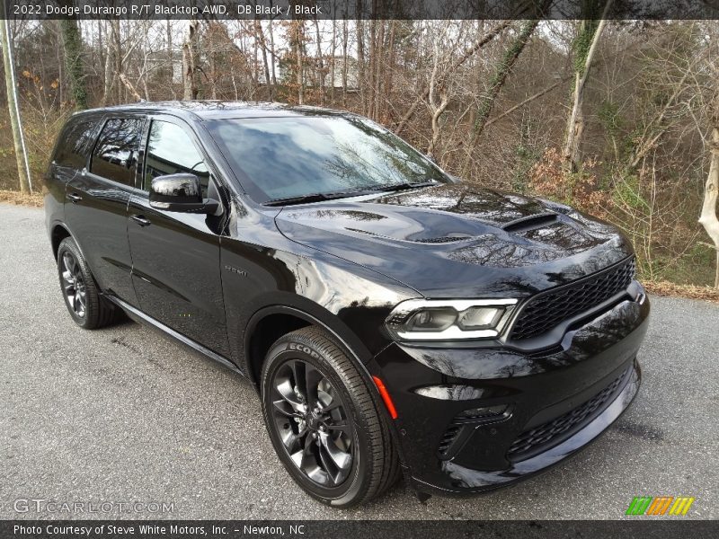 Front 3/4 View of 2022 Durango R/T Blacktop AWD