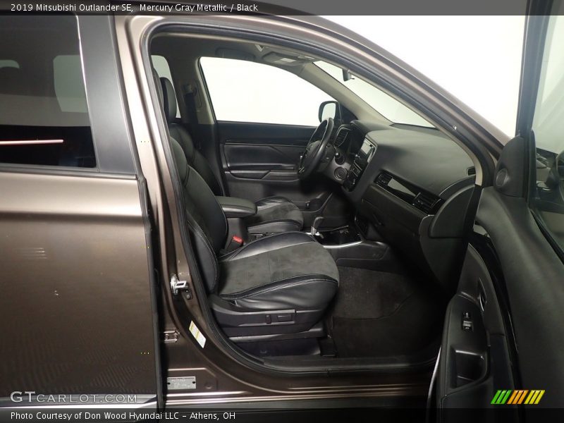 Mercury Gray Metallic / Black 2019 Mitsubishi Outlander SE