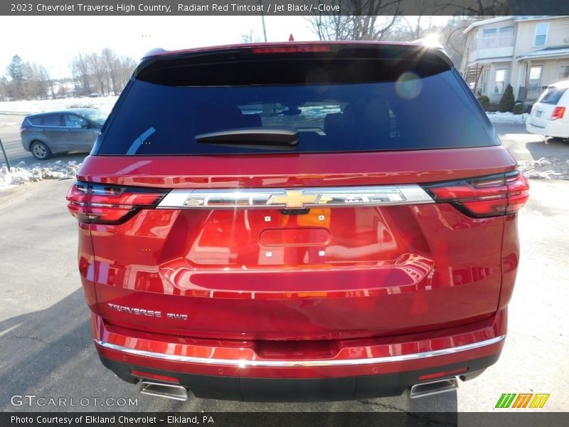 Radiant Red Tintcoat / Jet Black/­Clove 2023 Chevrolet Traverse High Country