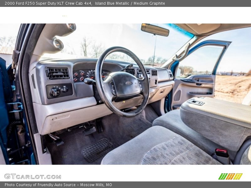 Island Blue Metallic / Medium Graphite 2000 Ford F250 Super Duty XLT Crew Cab 4x4