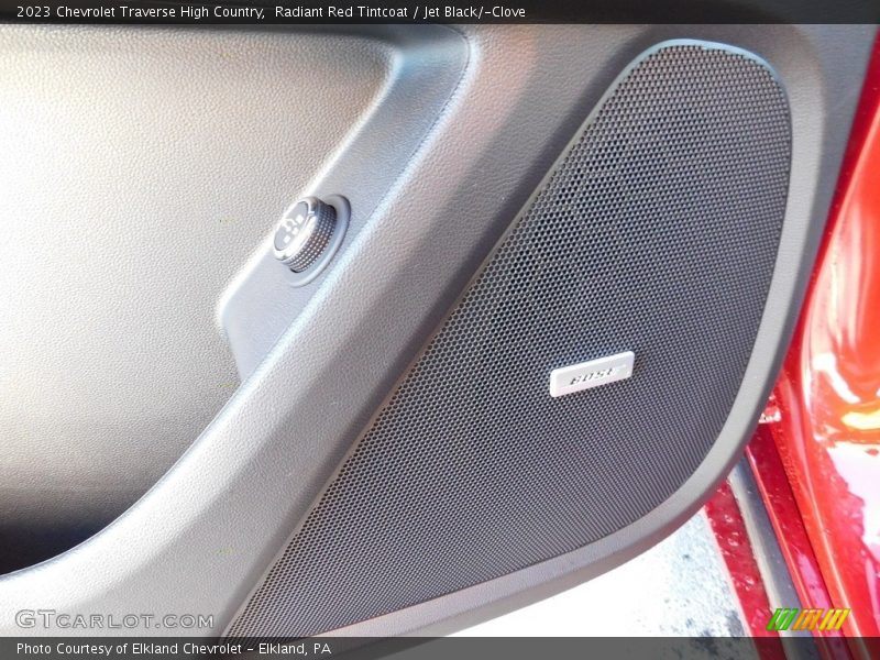 Radiant Red Tintcoat / Jet Black/­Clove 2023 Chevrolet Traverse High Country