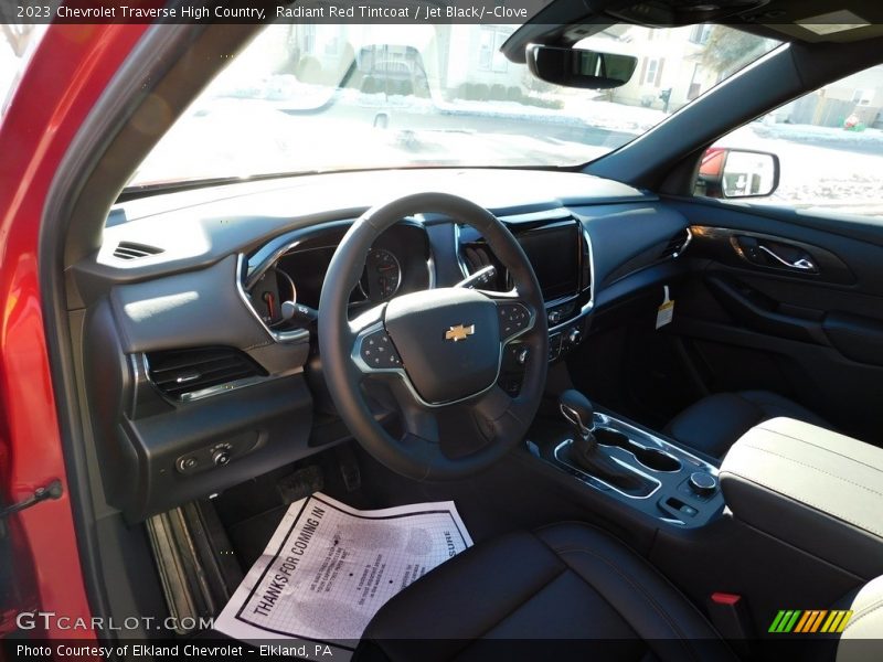 Radiant Red Tintcoat / Jet Black/­Clove 2023 Chevrolet Traverse High Country