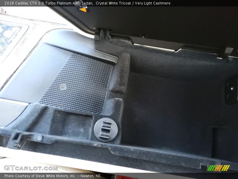 Crystal White Tricoat / Very Light Cashmere 2018 Cadillac CT6 3.0 Turbo Platinum AWD Sedan