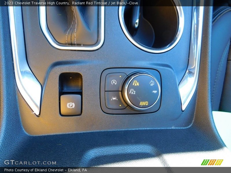 Radiant Red Tintcoat / Jet Black/­Clove 2023 Chevrolet Traverse High Country