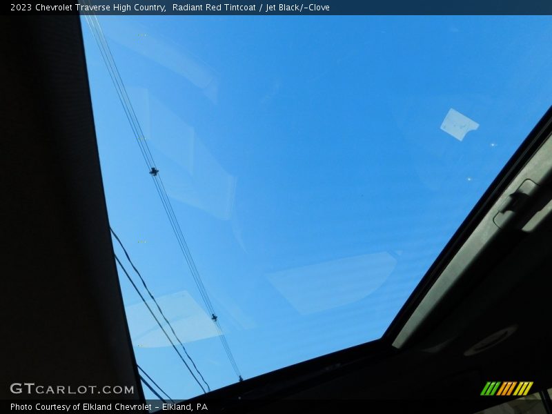 Radiant Red Tintcoat / Jet Black/­Clove 2023 Chevrolet Traverse High Country
