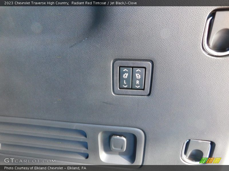 Radiant Red Tintcoat / Jet Black/­Clove 2023 Chevrolet Traverse High Country