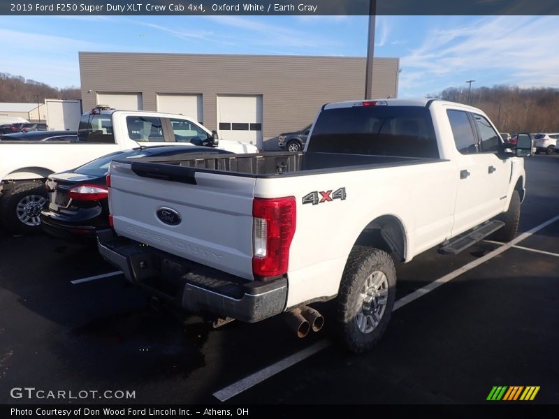 Oxford White / Earth Gray 2019 Ford F250 Super Duty XLT Crew Cab 4x4