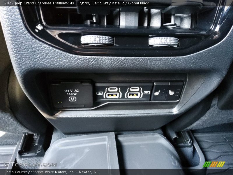 Controls of 2022 Grand Cherokee Trailhawk 4XE Hybrid