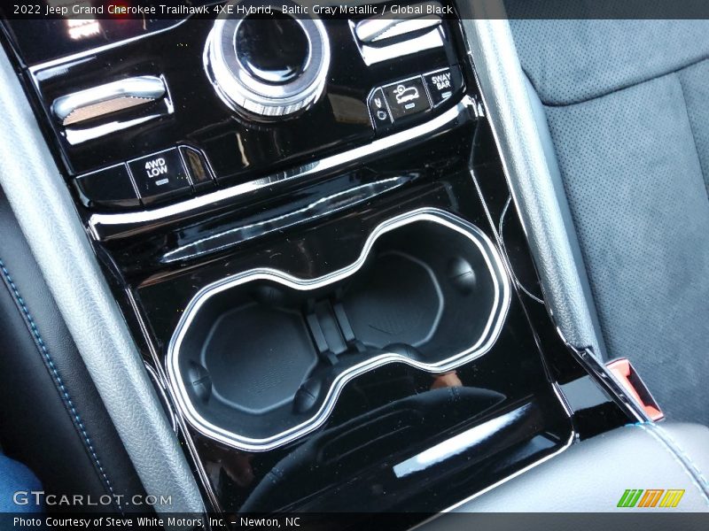Controls of 2022 Grand Cherokee Trailhawk 4XE Hybrid