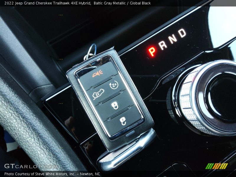  2022 Grand Cherokee Trailhawk 4XE Hybrid 8 Speed Automatic Shifter