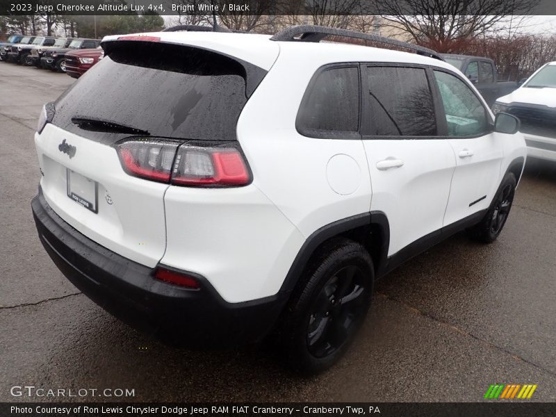 Bright White / Black 2023 Jeep Cherokee Altitude Lux 4x4