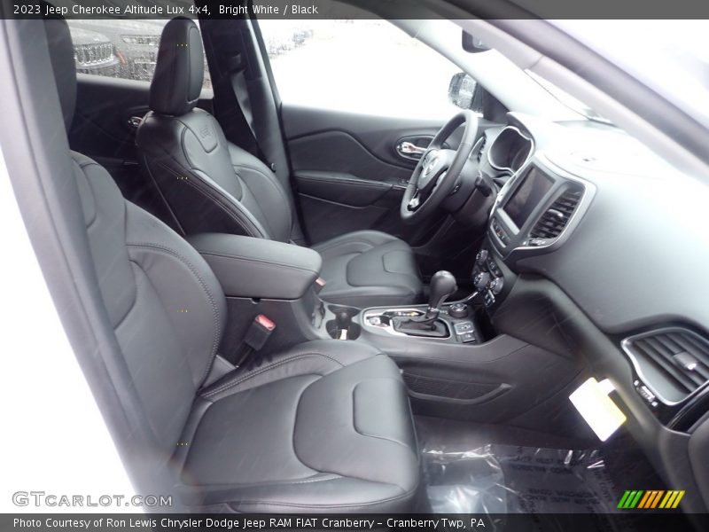Front Seat of 2023 Cherokee Altitude Lux 4x4