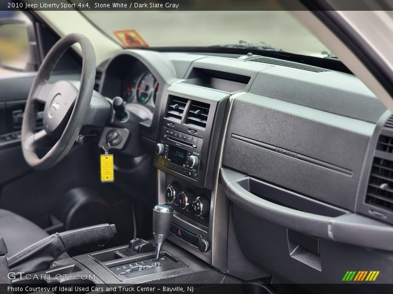 Stone White / Dark Slate Gray 2010 Jeep Liberty Sport 4x4