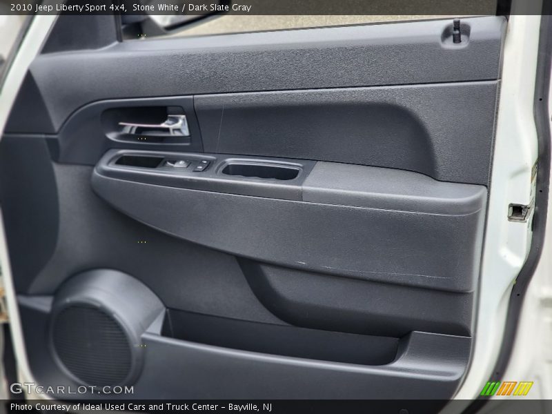 Stone White / Dark Slate Gray 2010 Jeep Liberty Sport 4x4