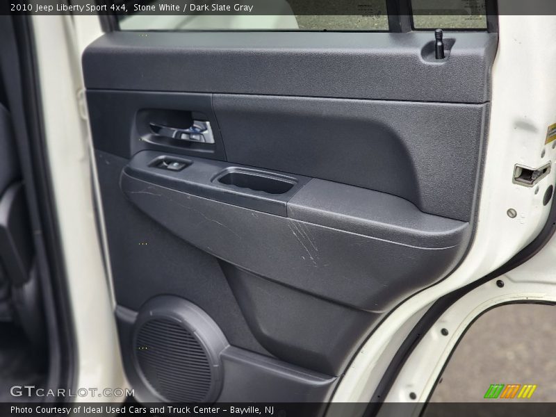 Stone White / Dark Slate Gray 2010 Jeep Liberty Sport 4x4