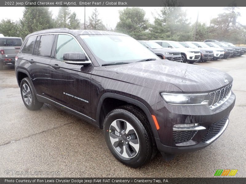 Front 3/4 View of 2022 Grand Cherokee 4XE Hybrid