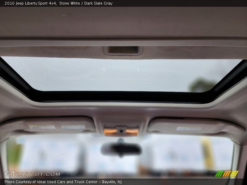 Stone White / Dark Slate Gray 2010 Jeep Liberty Sport 4x4