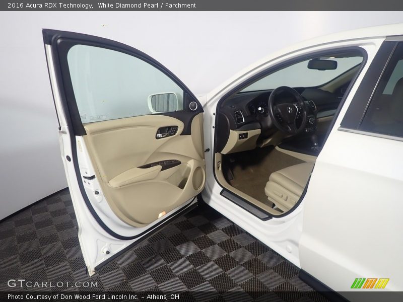 White Diamond Pearl / Parchment 2016 Acura RDX Technology