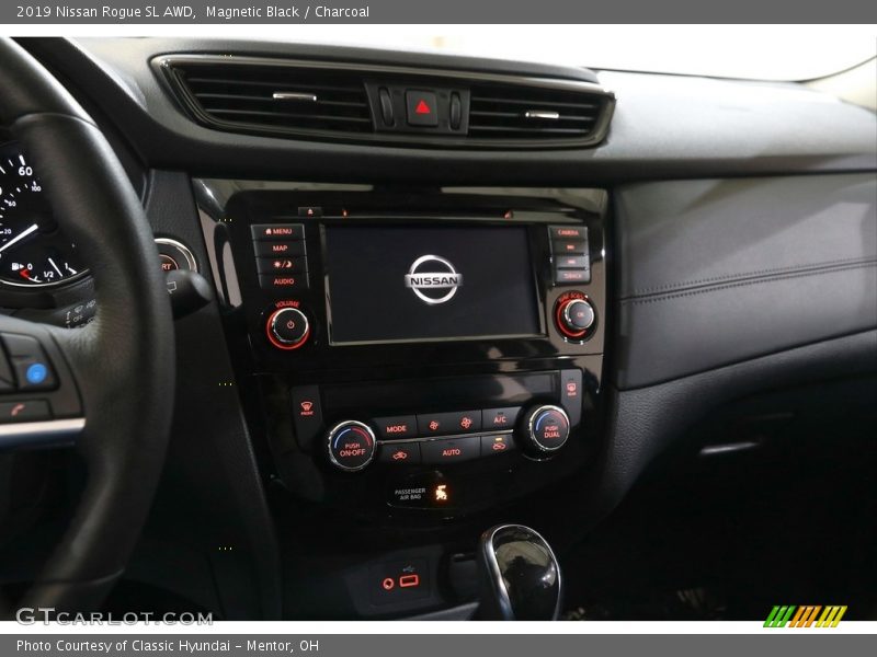 Magnetic Black / Charcoal 2019 Nissan Rogue SL AWD