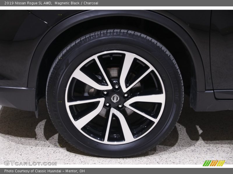 Magnetic Black / Charcoal 2019 Nissan Rogue SL AWD