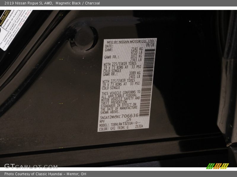 Magnetic Black / Charcoal 2019 Nissan Rogue SL AWD