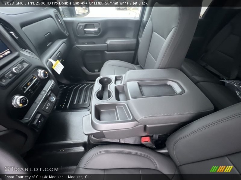 Summit White / Jet Black 2023 GMC Sierra 2500HD Pro Double Cab 4x4 Chassis