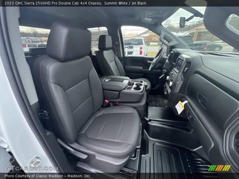 Summit White / Jet Black 2023 GMC Sierra 2500HD Pro Double Cab 4x4 Chassis