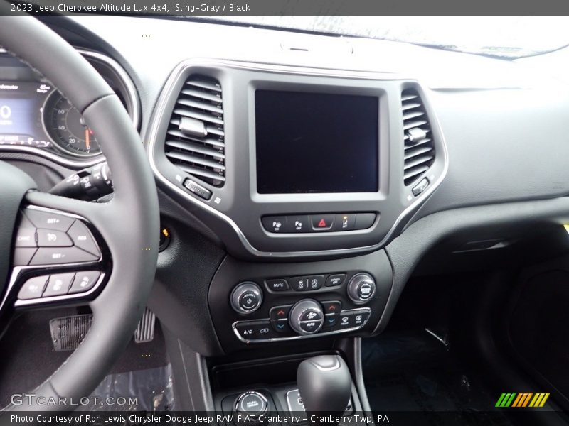 Sting-Gray / Black 2023 Jeep Cherokee Altitude Lux 4x4